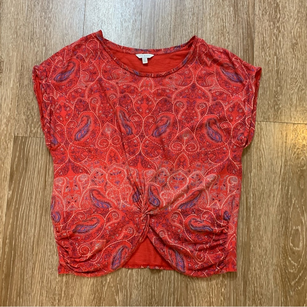 Lucky Brand Red Paisley Short Sleeve twist front Top size large